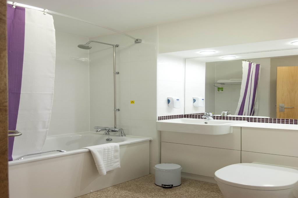 Premier Inn Kidderminster Exteriör bild