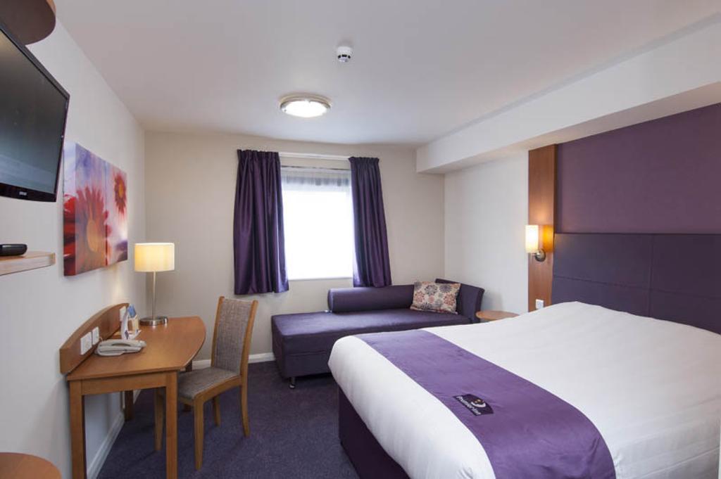 Premier Inn Kidderminster Exteriör bild