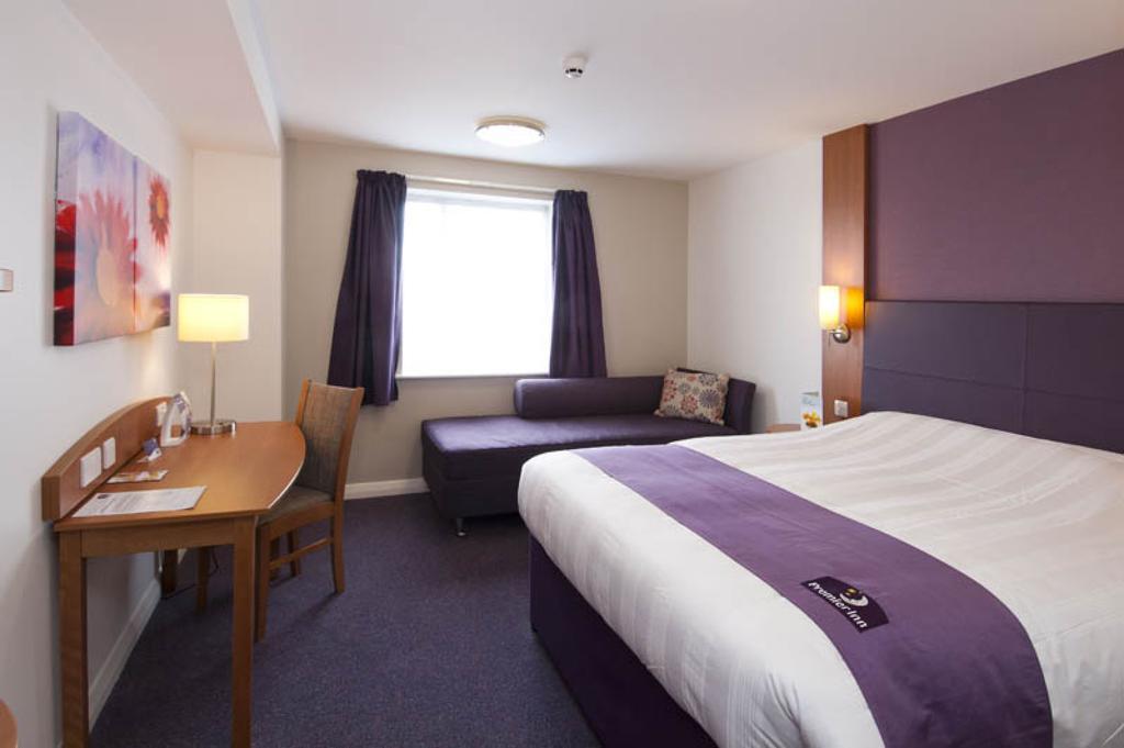 Premier Inn Kidderminster Exteriör bild