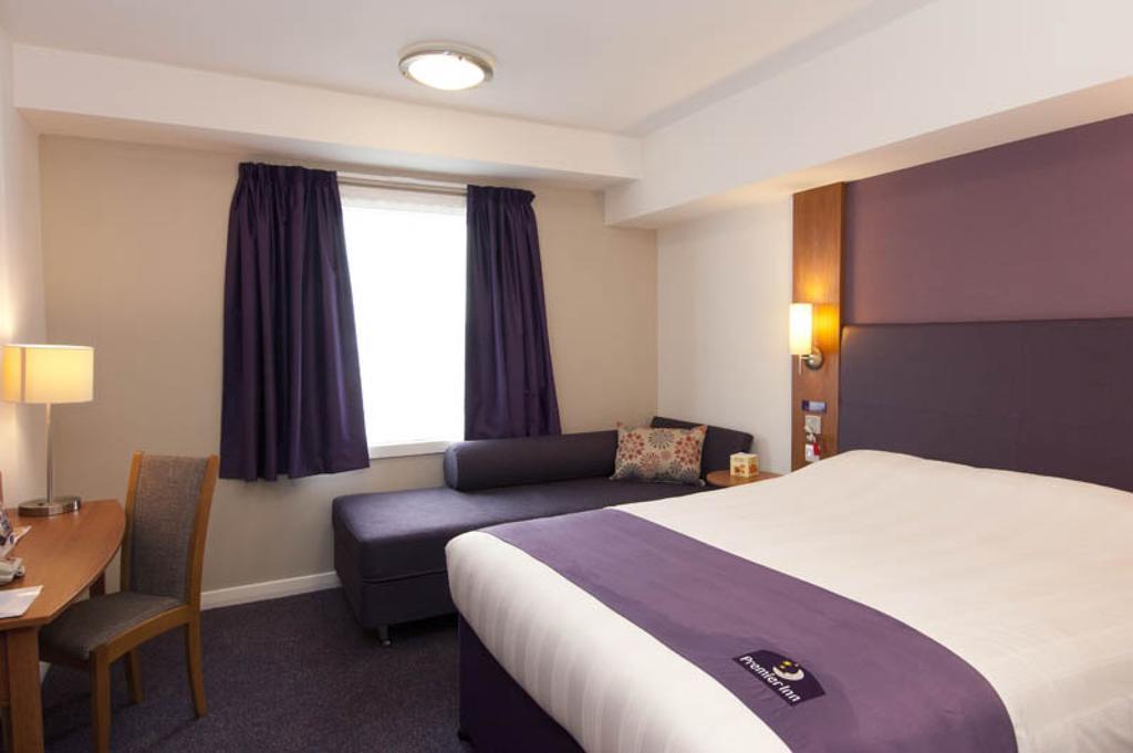 Premier Inn Kidderminster Exteriör bild