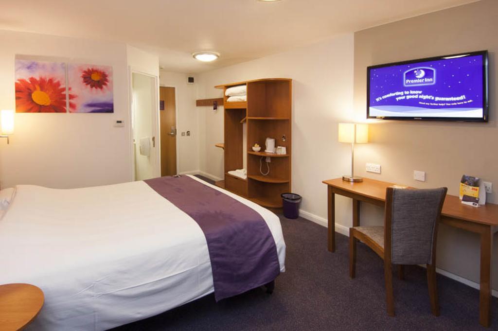 Premier Inn Kidderminster Exteriör bild