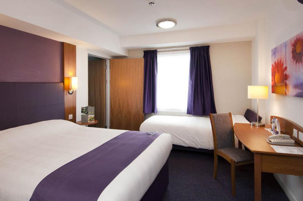 Premier Inn Kidderminster Exteriör bild